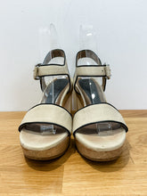 Load image into Gallery viewer, Leather Wooden Block Heel Sandals
