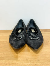 Load image into Gallery viewer, Vintage Suede Pointed Toe Lace Front Flats
