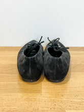 Load image into Gallery viewer, Vintage Suede Pointed Toe Lace Front Flats
