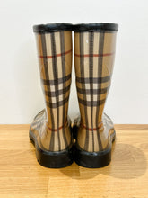 Load image into Gallery viewer, Plaid Rainboots
