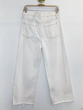 Load image into Gallery viewer, Le Jane Wide Leg Crop with Contrast Stitching
