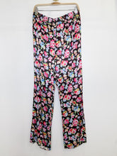 Load image into Gallery viewer, Floral Satin Pants
