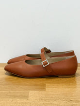 Load image into Gallery viewer, Lana Flat (orig. $495)
