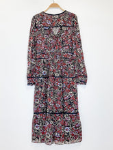 Load image into Gallery viewer, Gigi Floral Long Sleeve V-Neck Midi Dress
