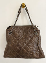 Load image into Gallery viewer, CC Crave Shoulder Bag Quilted Glazed Caviar Medium

