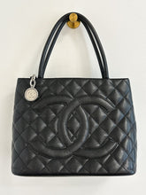 Load image into Gallery viewer, Caviar Quilted Medallion Tote
