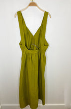 Load image into Gallery viewer, Sleeveless Cotton Gauze Midi Dress
