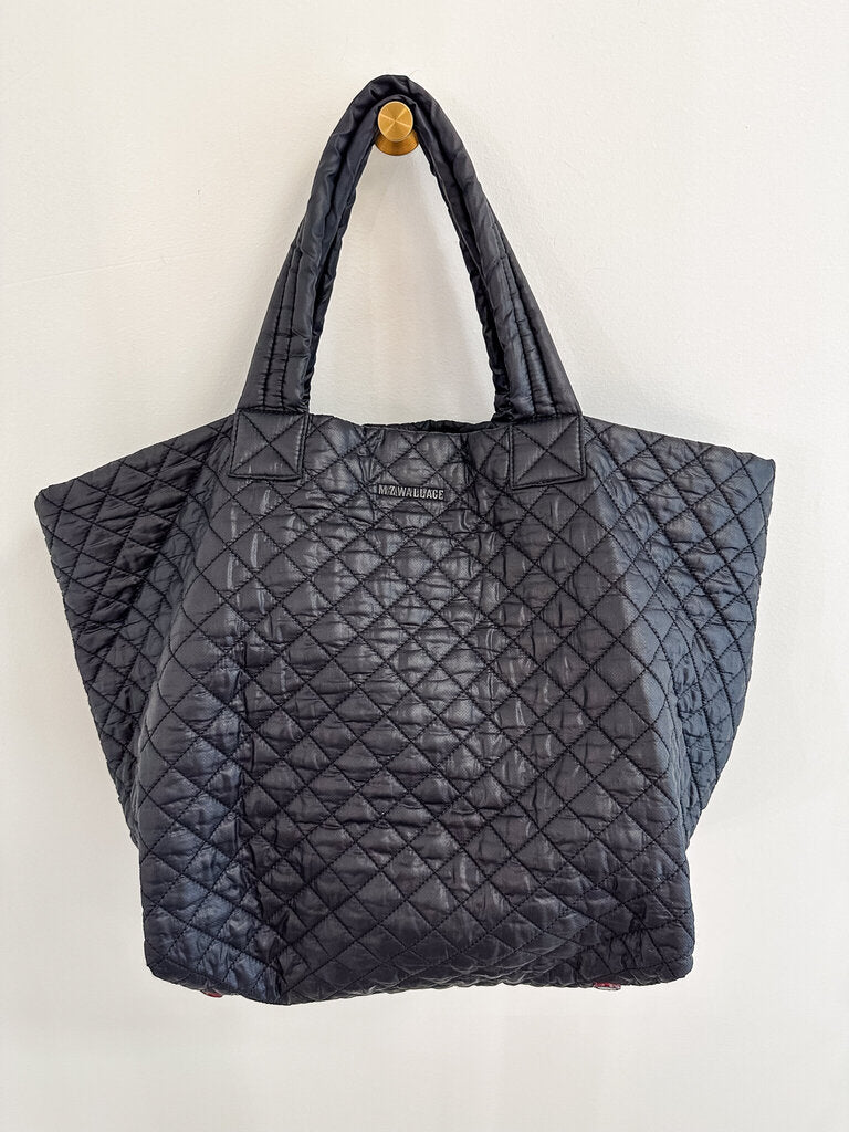Quilted Tote with Zip Closure